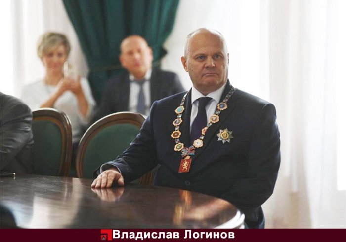 В Красноярске за взятку задержан мэр города Владислав Логинов В Красноярске за взятку задержан мэр города Владислав Логинов
