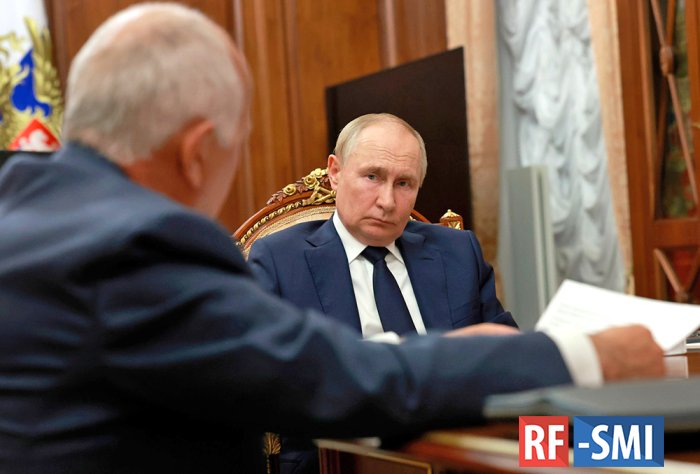 Владимир Путин провёл рабочую встречу с главой госкорпорации «Ростех» Сергеем Чемезовым Владимир Путин провёл рабочую встречу с главой госкорпорации «Ростех» Сергеем Чемезовым