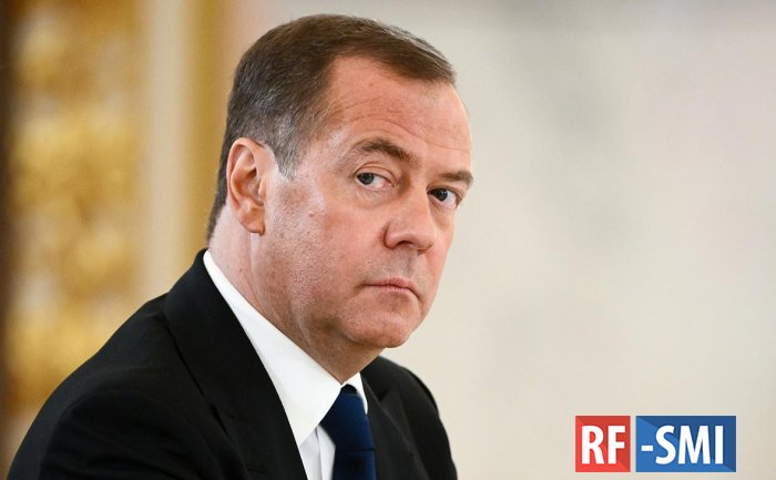 Зампред Совбеза России Дмитрий Медведев написал два субботних комментария: Зампред Совбеза России Дмитрий Медведев написал два субботних комментария:
