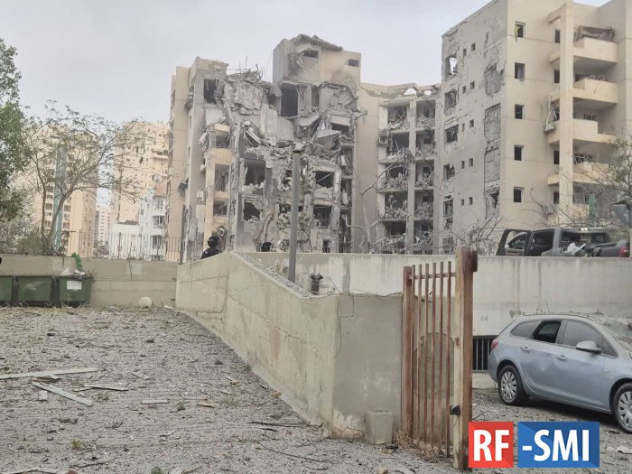Несколько взрывов (прилетов) прогремели в разных районах Израиля Несколько взрывов (прилетов) прогремели в разных районах Израиля