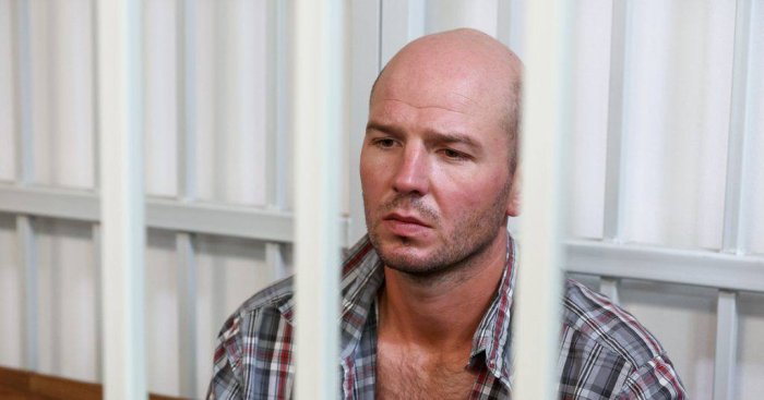 Мужчину, который кинул ребенка об пол в Шереметьево, арестовали на 2 месяца Мужчину, который кинул ребенка об пол в Шереметьево, арестовали на 2 месяца