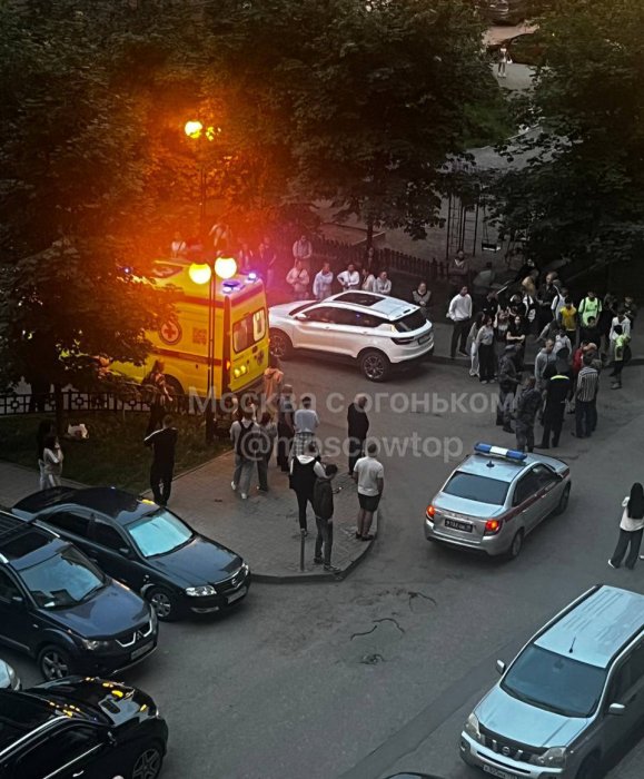 В Одинцово таксист насмерть сбил 8-летнего мальчика во дворе жилого дома В Одинцово таксист насмерть сбил 8-летнего мальчика во дворе жилого дома