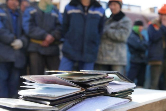Для мигрантов собрались ввести несколько новых пошлин в России Для мигрантов собрались ввести несколько новых пошлин в России