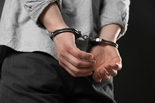 16-летний подросток в Буйнакске планировал подорвать себя у здания МВД 16-летний подросток в Буйнакске планировал подорвать себя у здания МВД