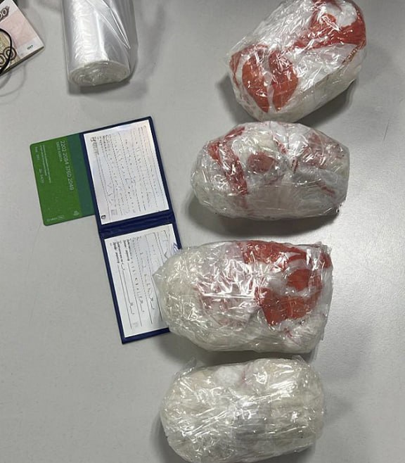 Мигранты пытались привезти из Самарской обл. в Ульяновск 1,4 кг "синтетики" Мигранты пытались привезти из Самарской обл. в Ульяновск 1,4 кг "синтетики"