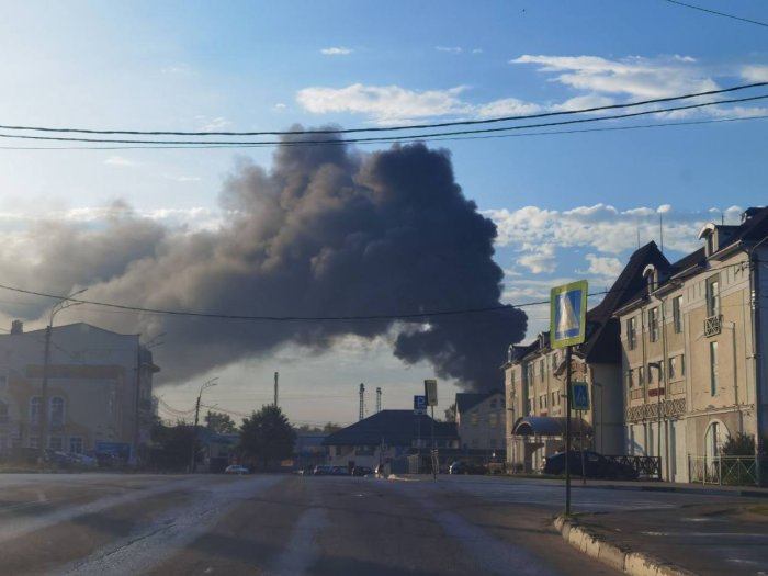 В подмосковном Сергиевом Посаде пожар после атаки украинских БПЛА В подмосковном Сергиевом Посаде пожар после атаки украинских БПЛА