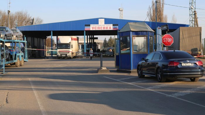 В ДНР таксист помог поймать троих дезертиров. Одного при задержании пристелили В ДНР таксист помог поймать троих дезертиров. Одного при задержании пристелили