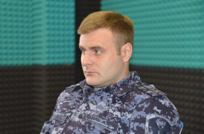 Судят росгвардейца, который заставлял подчиненных работать на его даче Судят росгвардейца, который заставлял подчиненных работать на его даче