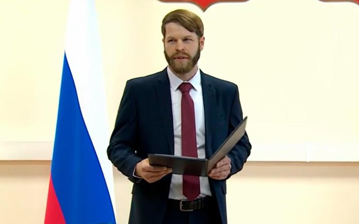 Американец Дэниэл Мартиндейл получил российский паспорт Американец Дэниэл Мартиндейл получил российский паспорт