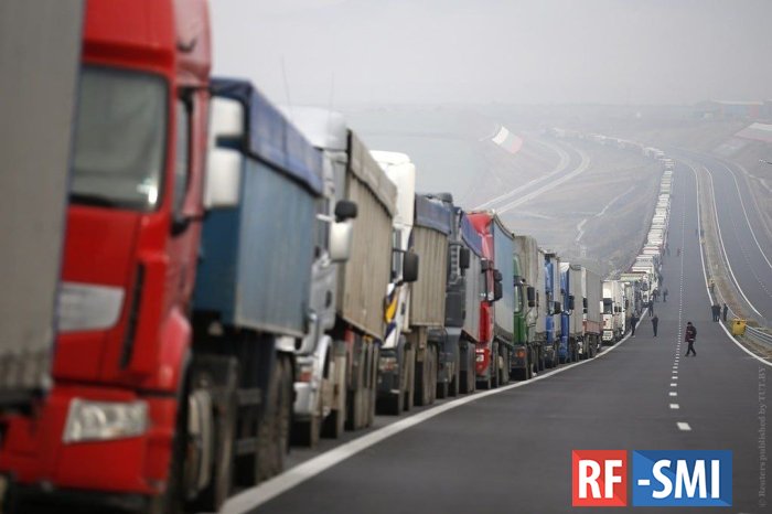 На Украине острый дефицит водителей грузового транспорта На Украине острый дефицит водителей грузового транспорта