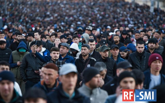 На юго-западе Москвы прошел массовый рейд по мигрантам На юго-западе Москвы прошел массовый рейд по мигрантам