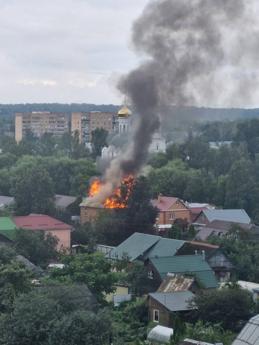 Власти Подмосковья подтвердили падение обломков дрона на дом в Ивантеевке Власти Подмосковья подтвердили падение обломков дрона на дом в Ивантеевке