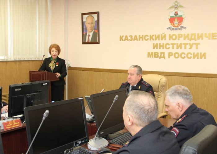 Больше 15 полицейских отравились после ужина в столовой в Татарстане Больше 15 полицейских отравились после ужина в столовой в Татарстане