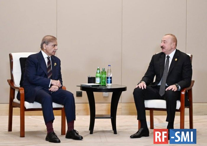 Интересно, а Ильхам Алиев точно закончил МГИМО? Мы сомневаемся! Интересно, а Ильхам Алиев точно закончил МГИМО? Мы сомневаемся!
