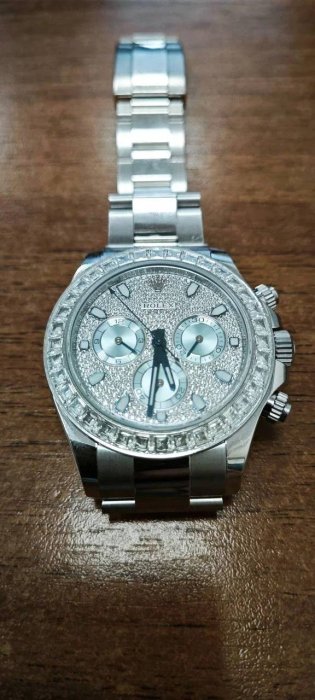 В Шереметьево задержали пассажирку, которая перевозила часы Rolex за 12 млн. рублей В Шереметьево задержали пассажирку, которая перевозила часы Rolex за 12 млн. рублей