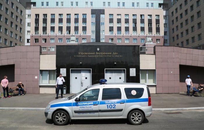 До допроса не доехал. У оперов в машине скончался задержанный До допроса не доехал. У оперов в машине скончался задержанный