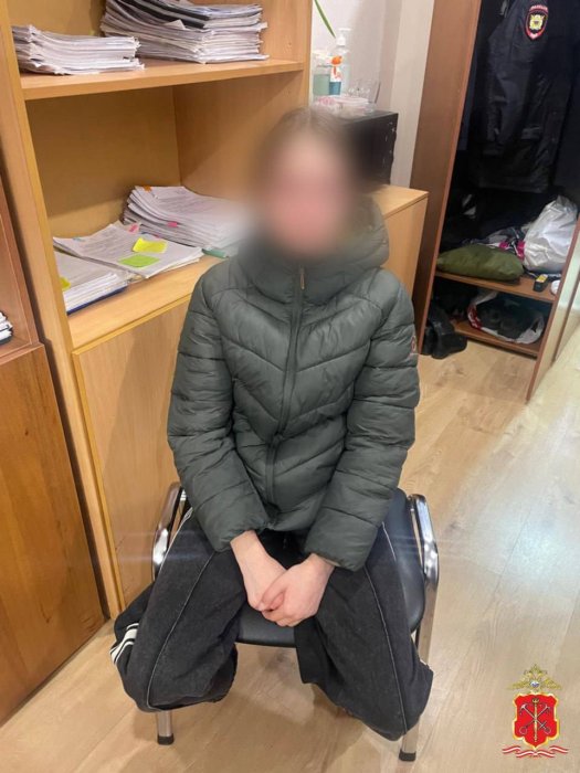 В Петербурге задержали 12-летнюю школьницу за поджог вышки сотовой связи В Петербурге задержали 12-летнюю школьницу за поджог вышки сотовой связи