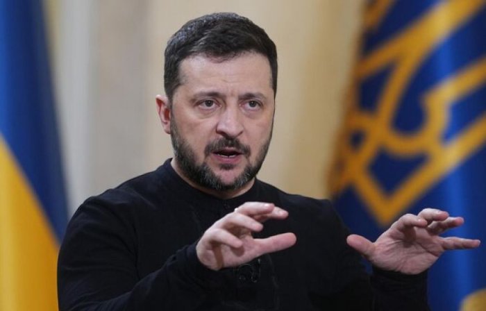 Свои же укросми стали прихватывать пересидента Зеленского "за базар" Свои же укросми стали прихватывать пересидента Зеленского "за базар"