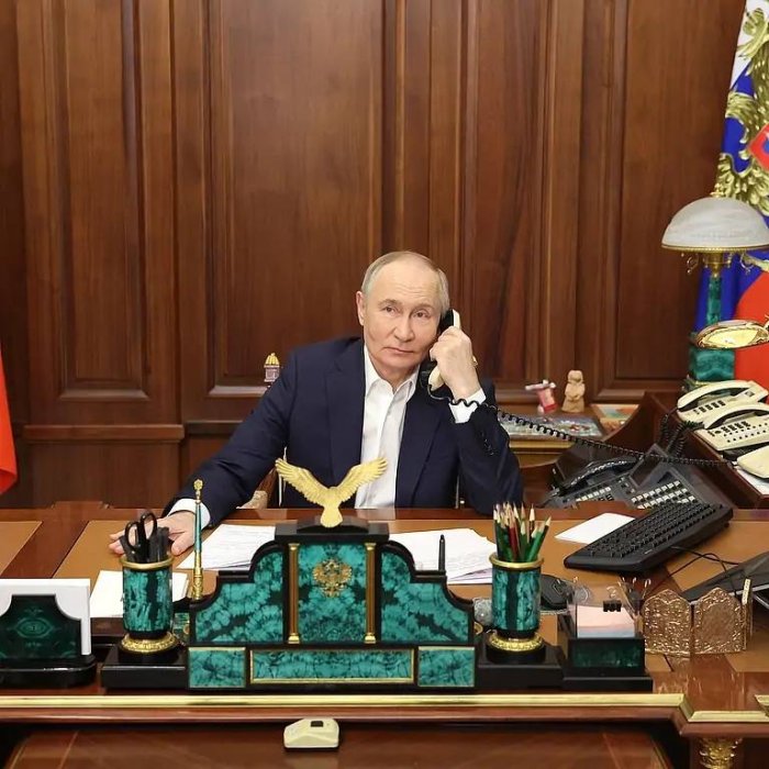 Состоялся двухчасовой телефонный разговор между В. Путиным и Д. Трампом Состоялся двухчасовой телефонный разговор между В. Путиным и Д. Трампом