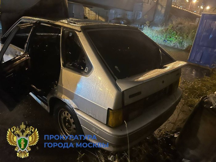 Чтобы скрыть следы смертельной аварии, водитель сжег свой автомобиль Чтобы скрыть следы смертельной аварии, водитель сжег свой автомобиль