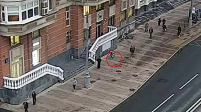 За найденный на тротуаре пакет с деньгами мужчине грозит реальный срок За найденный на тротуаре пакет с деньгами мужчине грозит реальный срок