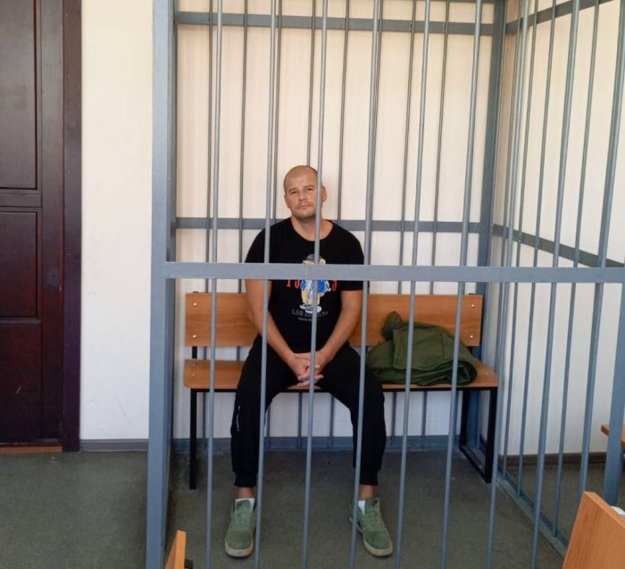 В Екатеринбурге таксист открыл огонь по пассажиру на глазах у ребёнка В Екатеринбурге таксист открыл огонь по пассажиру на глазах у ребёнка