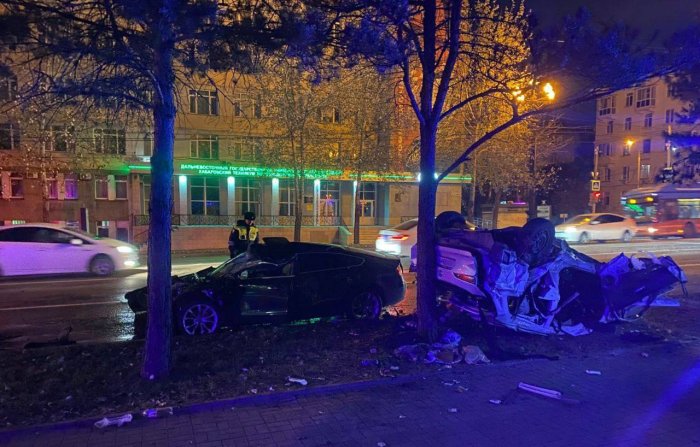 В Хабаровске военный на Audi проехал на красный и убил троих на перекрёстке В Хабаровске военный на Audi проехал на красный и убил троих на перекрёстке