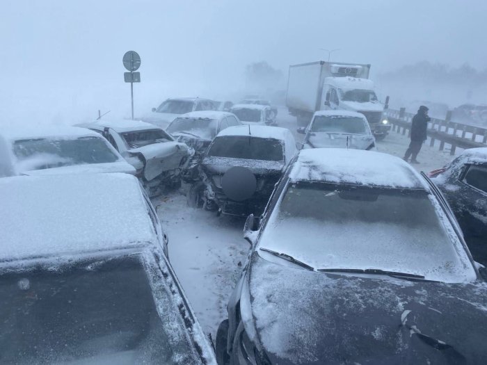 25 автомобилей столкнулись на трассе «Тамбов — Пенза» из-за снежной бури 25 автомобилей столкнулись на трассе «Тамбов — Пенза» из-за снежной бури