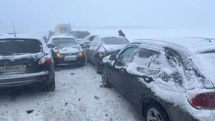 25 автомобилей столкнулись на трассе «Тамбов — Пенза» из-за снежной бури 25 автомобилей столкнулись на трассе «Тамбов — Пенза» из-за снежной бури